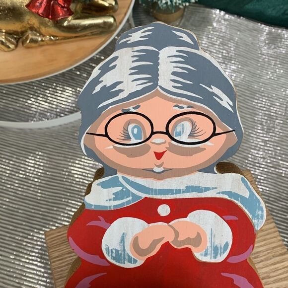 Vintage Festive Wooden Santa and Mrs Claus
Shelf Sitters Christmas Decor - Picture 10 of 17